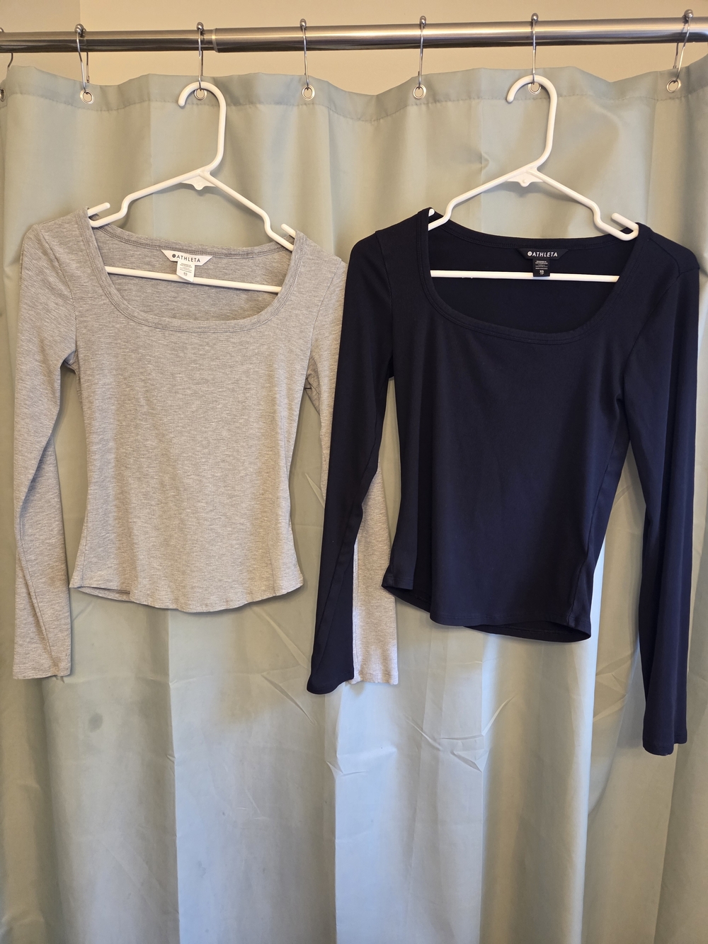 Athleta Long Sleeve Scoop Neck Tops in Gray & Black - Duo